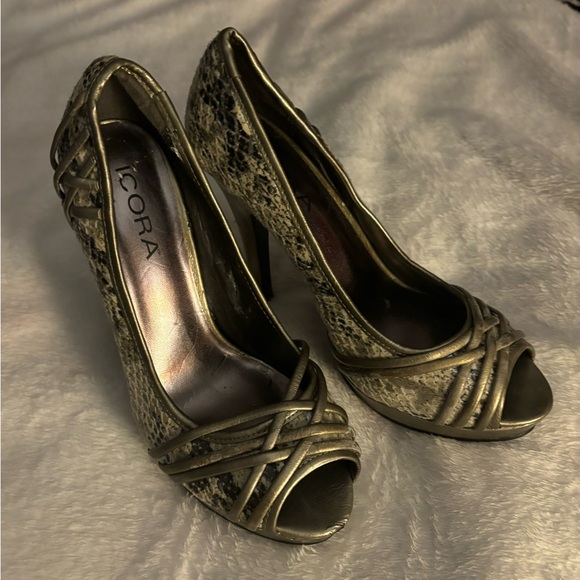 ICORA Silver Snakeskin heels - Picture 3 of 10